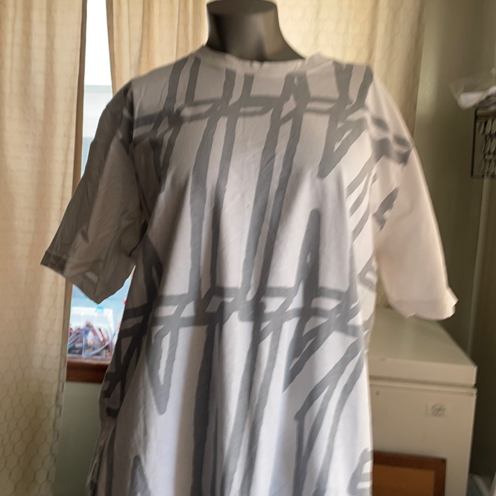 Nikes xlarge shirt  white and gray